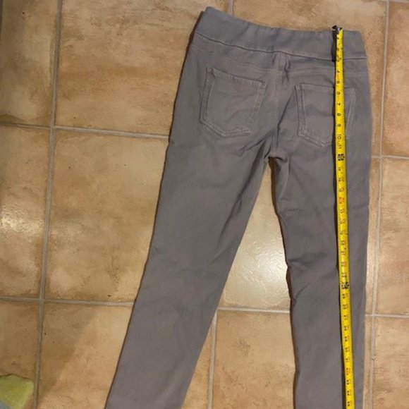 Coldwater Creek pullup jeans in a light blue/gray fade Size 8 - Picture 5 of 6